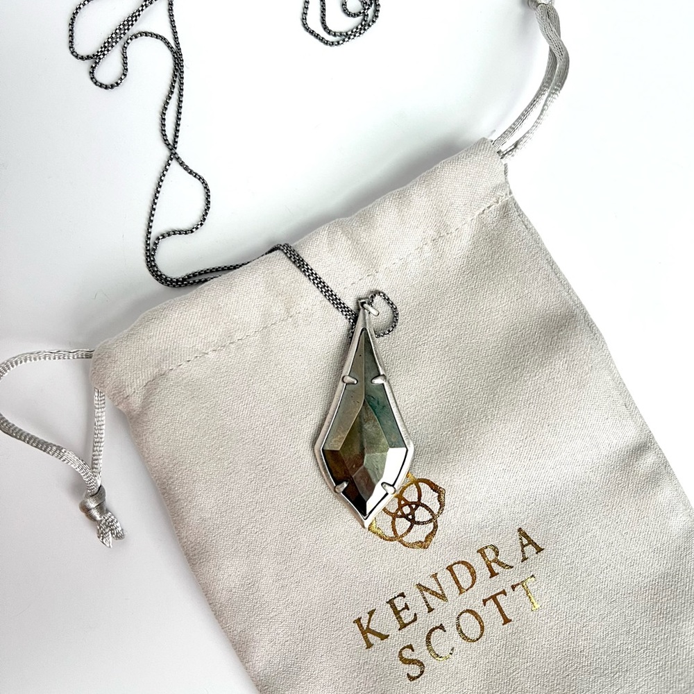 Kendra Scott Damon Necklace in Pyrite